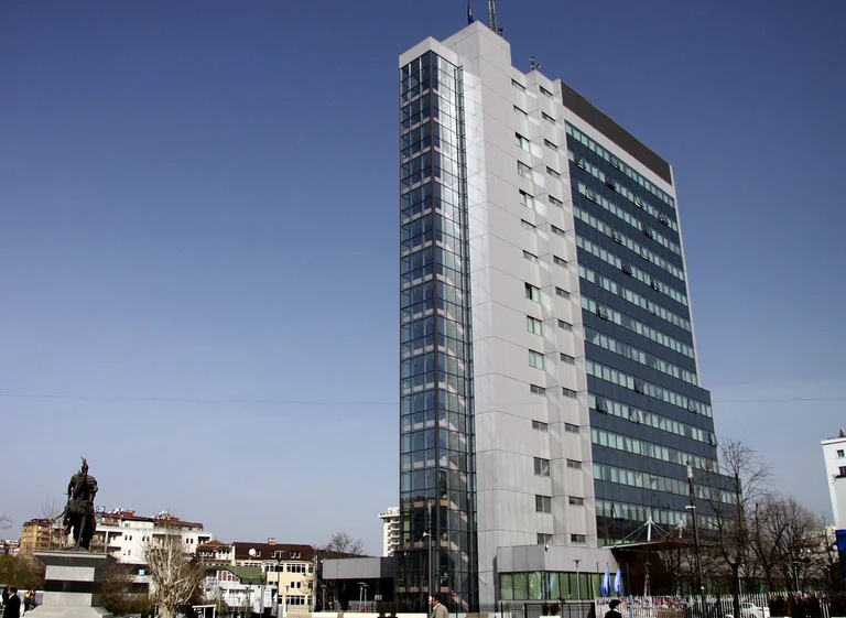 Ky është vendimi i Qeverisë së Kosovës që ndalon hyrjen me targa të Serbisë nga sot