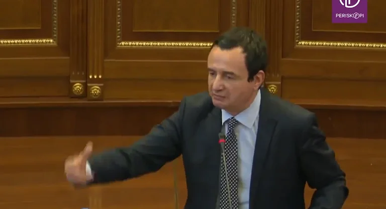 Emri i Hashim Thaçit përplasë Albin Kurtin me Tahirin: Ndërhynë Konjufca dhe krejt Kuvendi