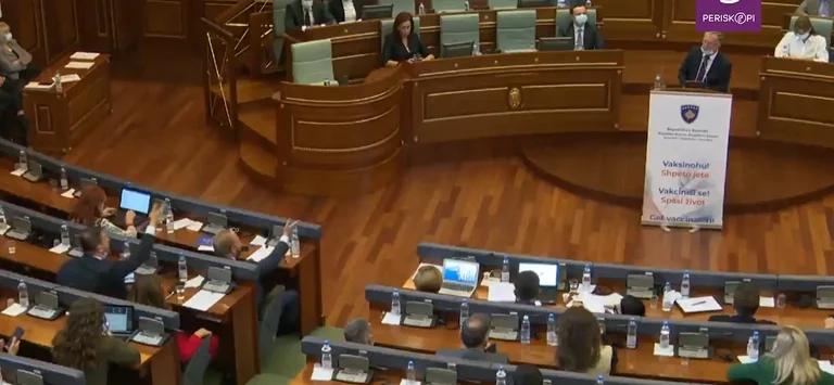 ‚Edhe Vasfija e paska logon e UÇK-së. I parëndësishëm je’ – Pse i tha kështu Memli Krasniqi Besnik Bislimit?