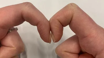 Test in zwei Sekunden: Binden Sie beide Zeigefinger und finden Sie heraus, ob Sie von einer gefährlichen Krankheit bedroht sind