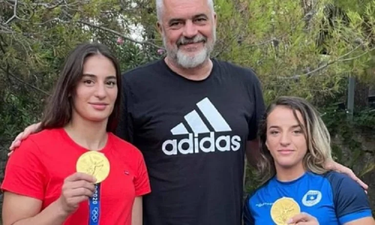Driton Kuka reagon pas përfshirjes së Nora Gjakovës e Distria Krasniqit në Ushtrinë e Shqipërisë