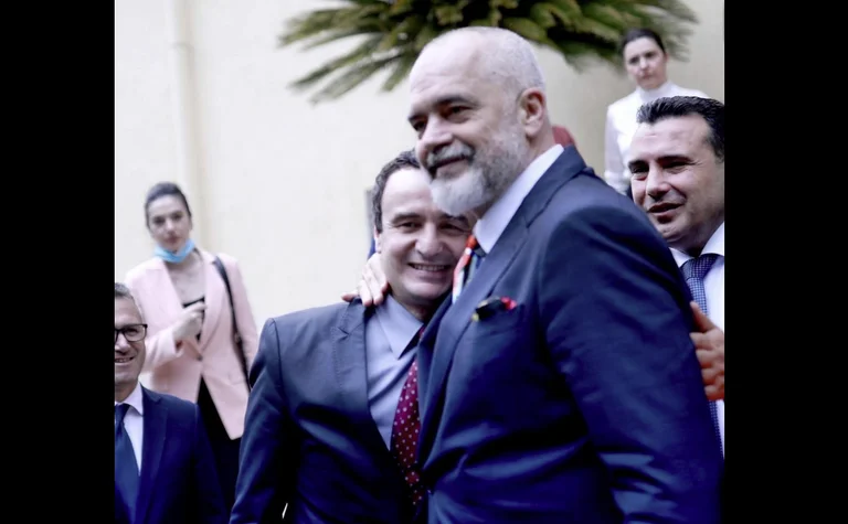 Edi Rama ia kthen menjëherë Kurtit: Sa të kthehem nga OKB-ja, vij në Kosovë