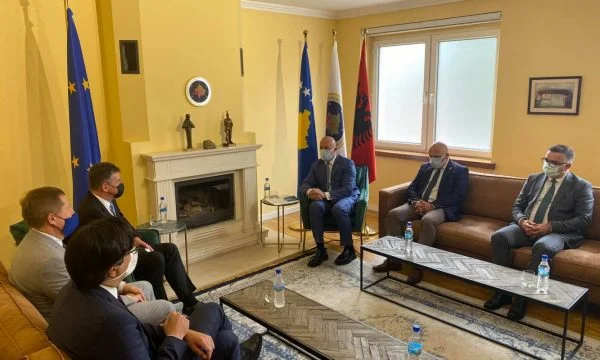 Haradinaj: Në takim me Lajcak fola për rëndësinë e përfshirjes së ShBA’së në dialog
