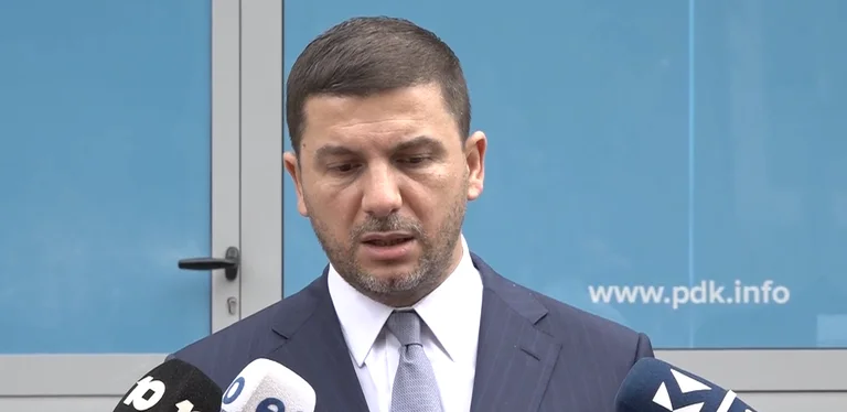 Krasniqi pas takimit me Lajçak: UÇK s’ka pasur arkiva, kjo dihet botërisht