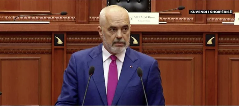 Rama prezanton në Kuvend programin qeverisës