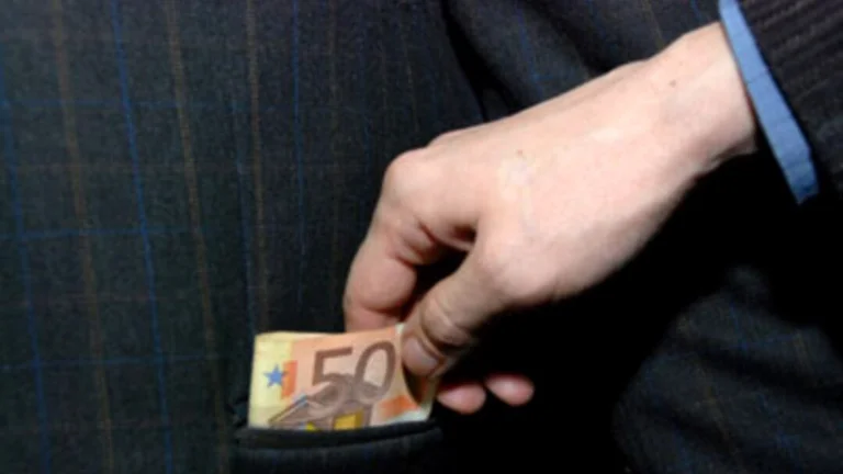 Ia mori viktimës 10 mijë euro për punësim në KEK apo PTK, paraburgim për të dyshuarin