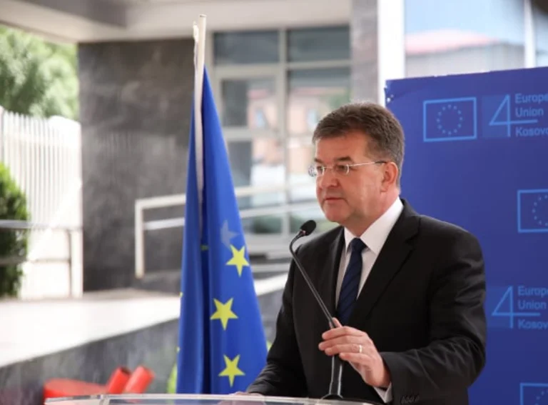 Lajçak premton statusin e kandidatit pas marrëveshjes
