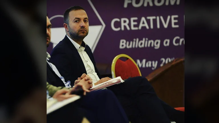 Veç për femra: Grave i mbesin veç 3 euro derisa të aplikojnë për shtesat e fëmijëve