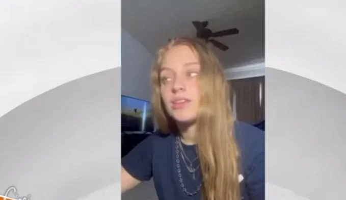 Vitia ventunenne che lavora come spogliarellista in America (Video)