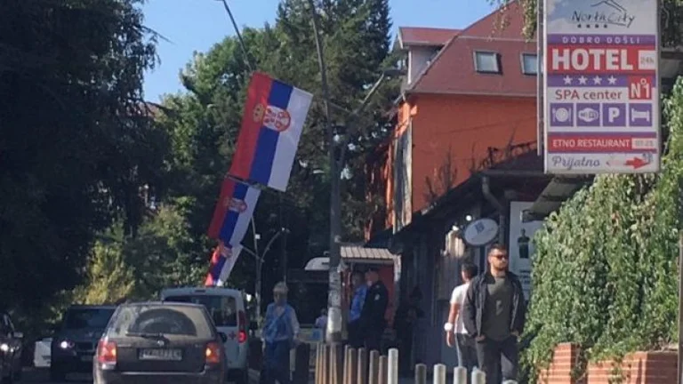 Serbia fills Kosovo's north with its flags. Police do not know