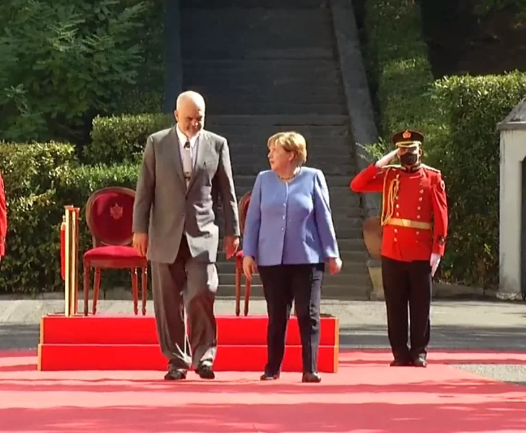 Merkel è atteso alla cerimonia da Rama al Palazzo delle Brigate