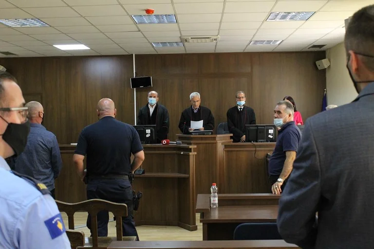 Geurteilt zu 25 Jahren im Gefängnis, Ex-cop getöteter Bürger in Gjilan