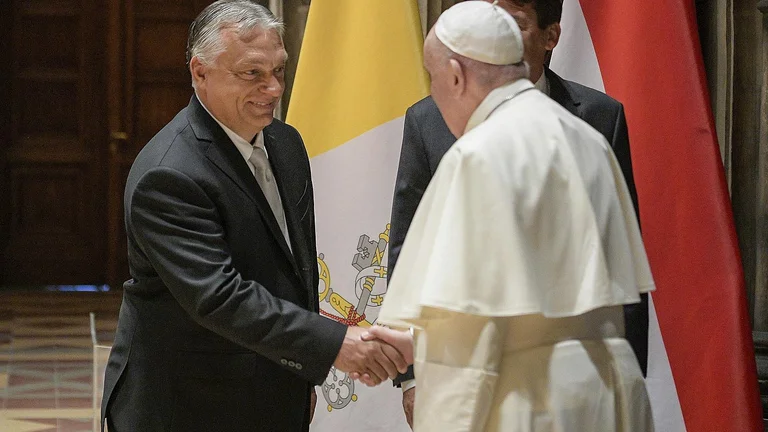 Pope Francis meets with Prime Minister Viktor Orban in Hungary, criticises his latter's actions