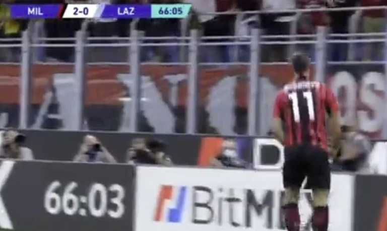 Ibra segna l'obiettivo per alcuni minuti dopo essere stato portato in gioco come sempre meraviglioso