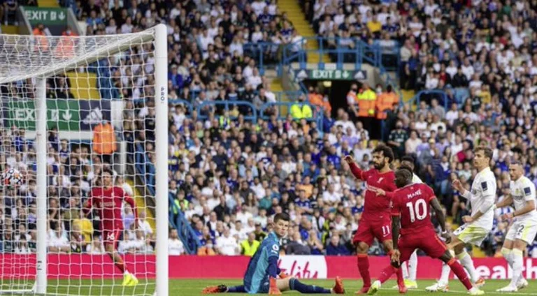 Liverpool obtient trois points à Leeds à Élland Road, mais perd Harvey Elliott après une blessure d'horreur.