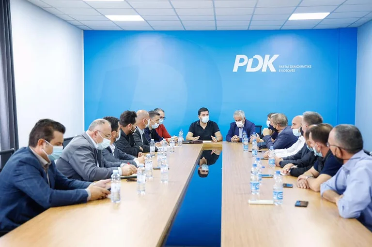 Memli Krasniqi meets with PDK candidates for mayors