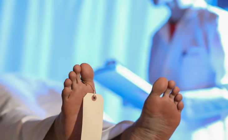 The man held his mother's corpse for more than a year in the basement, the reason would be surprising