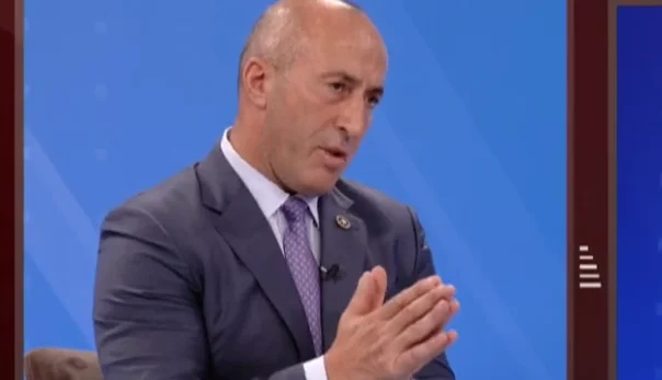 Ce sont peu de communistes en charge de Haradinaj répondant à Iron Murati pour des accusations d'expropriation.