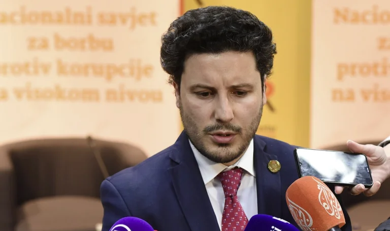 Abazoviqi says it could tear down Montenegro government