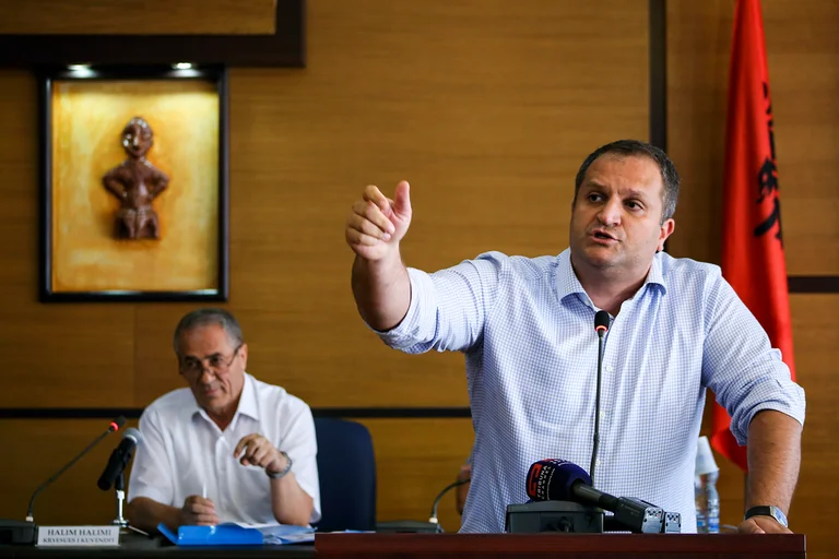 Shpend Ahmeti cannot name Albin Kurti until he criticizes him: No good.