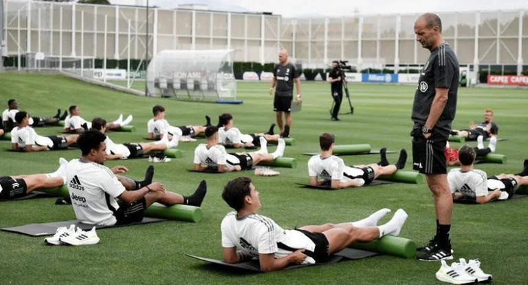 Juvenus sah Teamstar vor Neapel