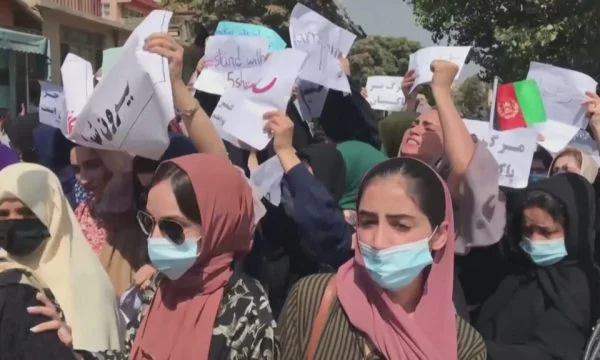 Again protests in Afghanistan, men and women challenge Taliban order