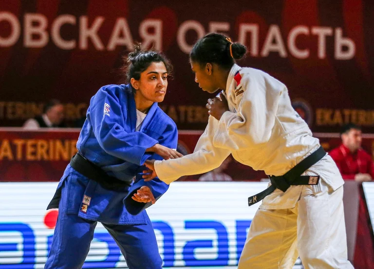 Le donne afghane sono prive di sport banali da parte di talebani: otterrete foto su Facebook senza un tessuto.