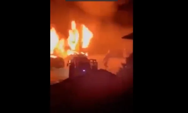 Il momento in cui le urla di pazienti che sono stati tirati dal fuoco all'ospedale Tetovo sono sentite
