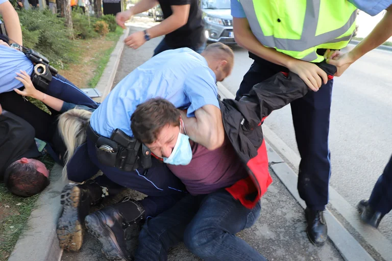Polizeiinspektor sagt Periscopi sie gingen, um Gewalt gegen Moliqaj zu untersuchen