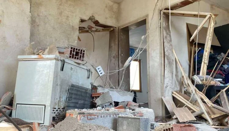Der Kessel explodiert, das Haus wird drei Menschen in Skenderaj zerstört