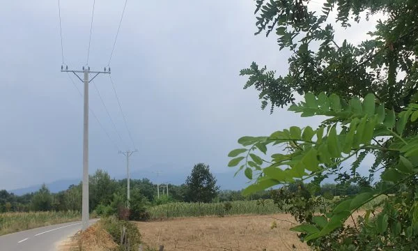 Mbi pesë mijë banorëve në Deçan u zgjidhet problemi me energji elektrike