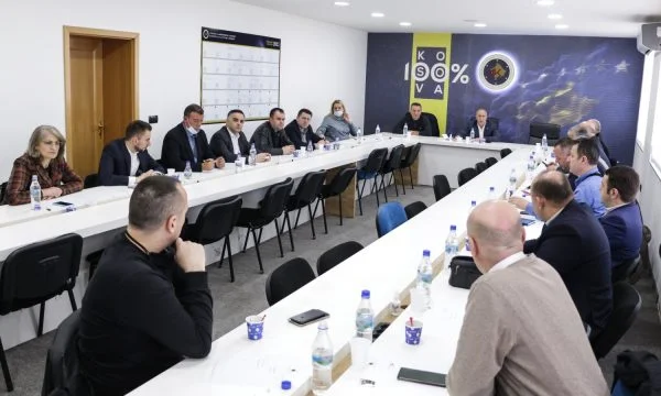 AAK-ja-Konjufcës: Po e tmerroni një popull të tërë me diskursin e poshtër publik, ruajeni pak fytyrën