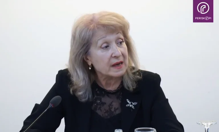 I dalin gjembat trendafilit: Trendafilova thotë se “i vjen keq” për protestuesit që s’i kuptoi