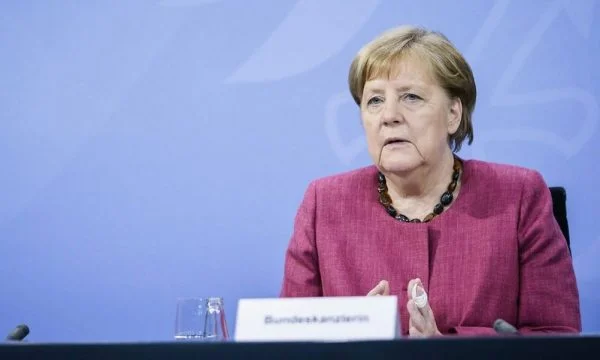 Merkel thotë se Gjermania duhet të evakuojë 10.000 njerëz nga Afganistani