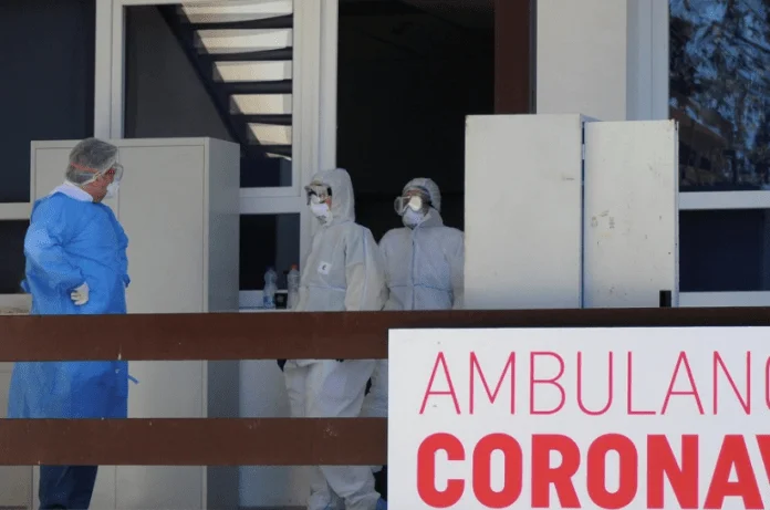 Rreth 400 pacientë të shtrirë në klinikat COVID dhe spitalet në Kosovë, 17 në gjendje të rëndë