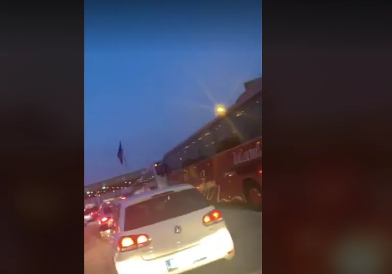 Masat e reja e bëjnë tollovi: Kolona të gjata për të hyrë në Kosovë