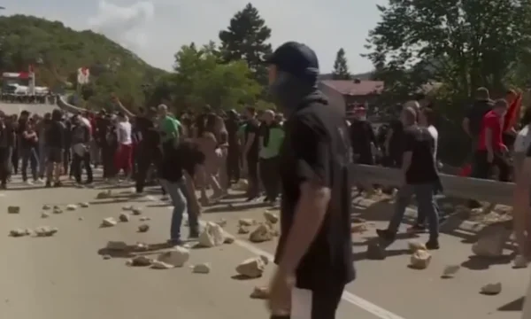 Protesta në Mal të Zi, rriten tensionet