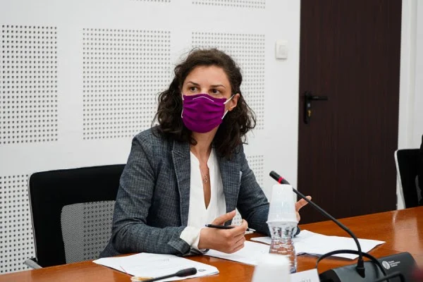 Mali i Zi iu referua Kosovës me fusnotë, nga ME tregojnë nëse ministrja Rizvanolli do të shkojë në samit
