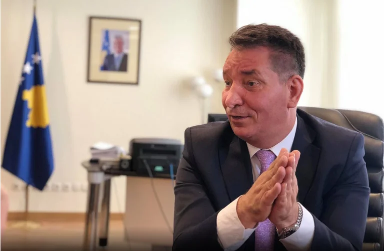 Pal Lekaj ka një pyetje për Faton Pecin