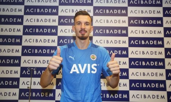 Zyrtare: Mërgim Berisha i bashkohet Fenerbahces
