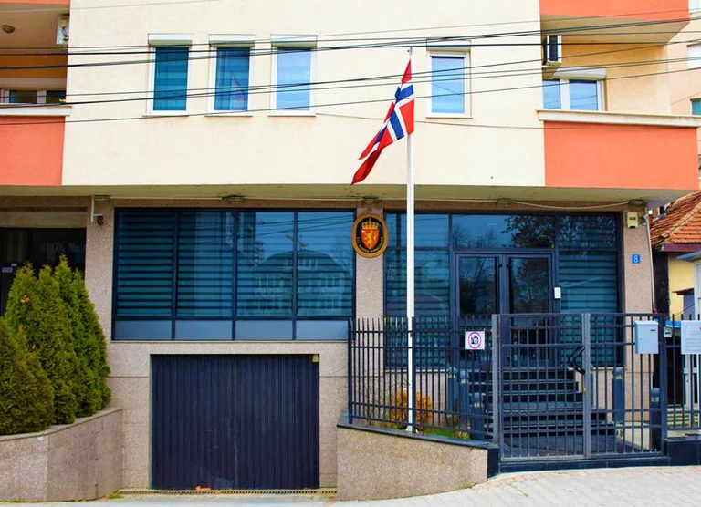 Përgjegjësia te ministria: Ja çka i thanë norvegjezët Periskopit për vaksinat e skaduara