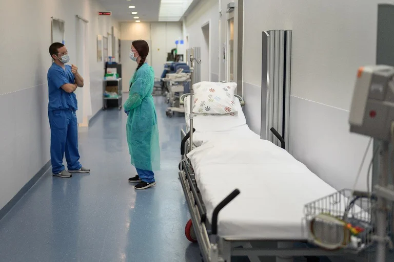 Zvicra me plan për ata që kundërshtojnë vaksinimin: Të pavaksinuarit s’duhet të shtrohen në spital