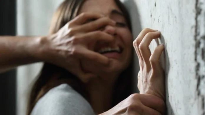 “Në një shtëpi të pabanuar në Gjakovë, detyroi të miturën për akt seksual”, një muaj paraburgim për të dyshuarin