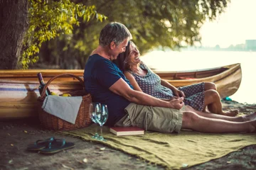How you should act when you or your partner lose confidence in the relationship
