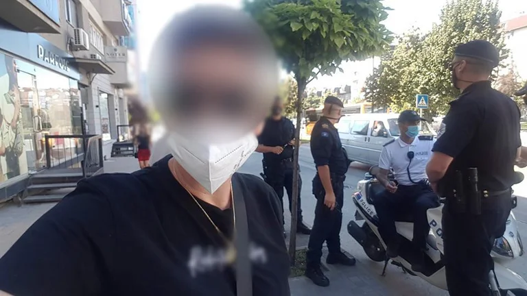 ERROR: Qytetarja thotë se u dënua për maskë edhe pse kishte maskë, polici shkeli distancën sociale gjatë dënimit