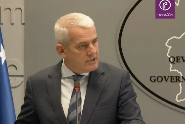 Mbrëmë arritën 130 shtetas afganë në Kosovë, Sveçla tregon ku i akomoduan