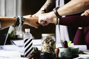 Studie: Menschen, die sich verheißen, sind oft bessere Freunde