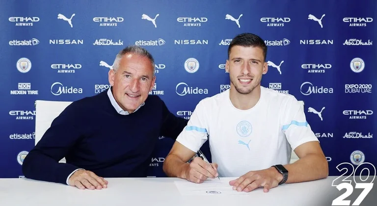 Oficial: Ciudad compra Reuben Dias, protector firma contratos a largo plazo