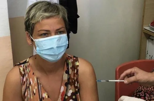 Presevo Mayor sagt, Serbien erhielt heute die dritte Dosis von COVID-19 Impfstoff.