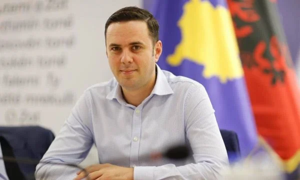 Abdixhiku uron qytetarët për Kurban Bajram: T’i gëzojmë të mirat e të ndajmë hallet